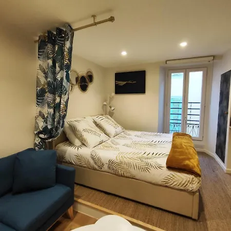 Vieille Equipe Sans Ascenseur *