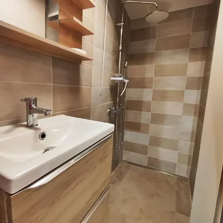 Vieille Equipe Sans Ascenseur