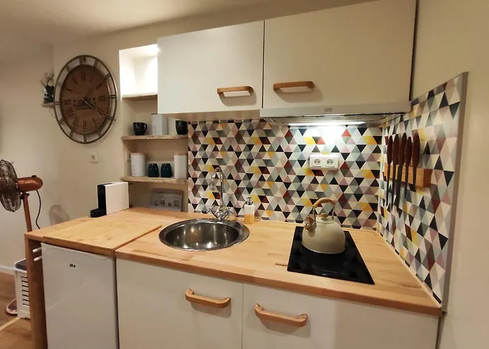 Studio Vieille Ville Tout Equipe Sans Ascenseur *